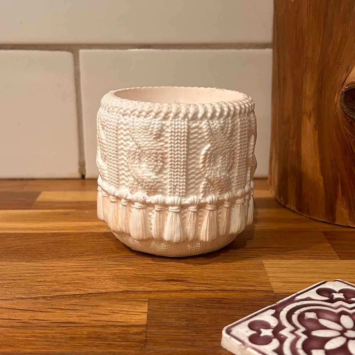 Knitted vessel - Cozy - Dominique