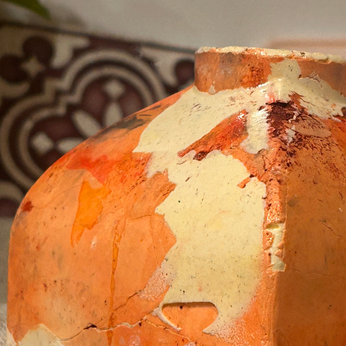 Distressed Vase - Vulcano - Dominique