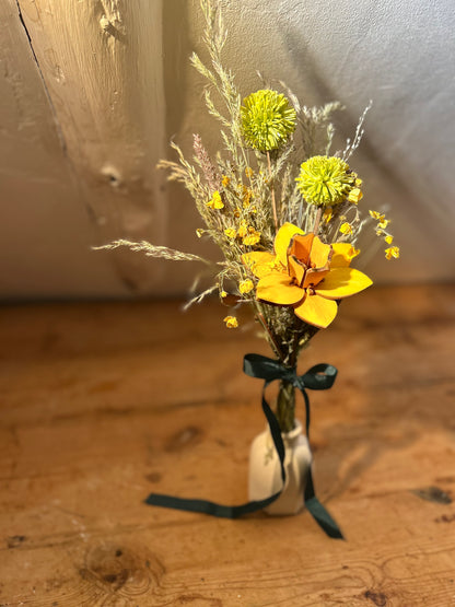 Daffodil Dainty Disco - Wooden & Dried Arrangement - Dominique