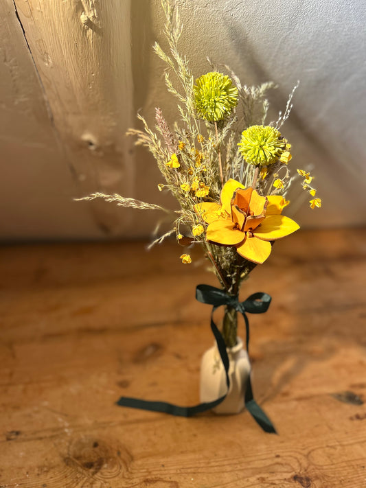 Daffodil Dainty Disco - Wooden & Dried Arrangement - Dominique