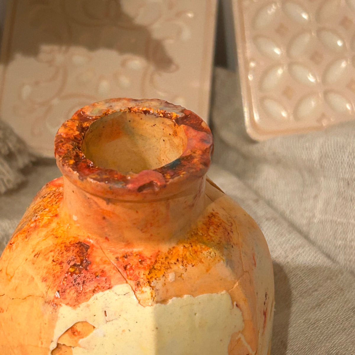 Distressed Vase - Vulcano 2 - Dominique