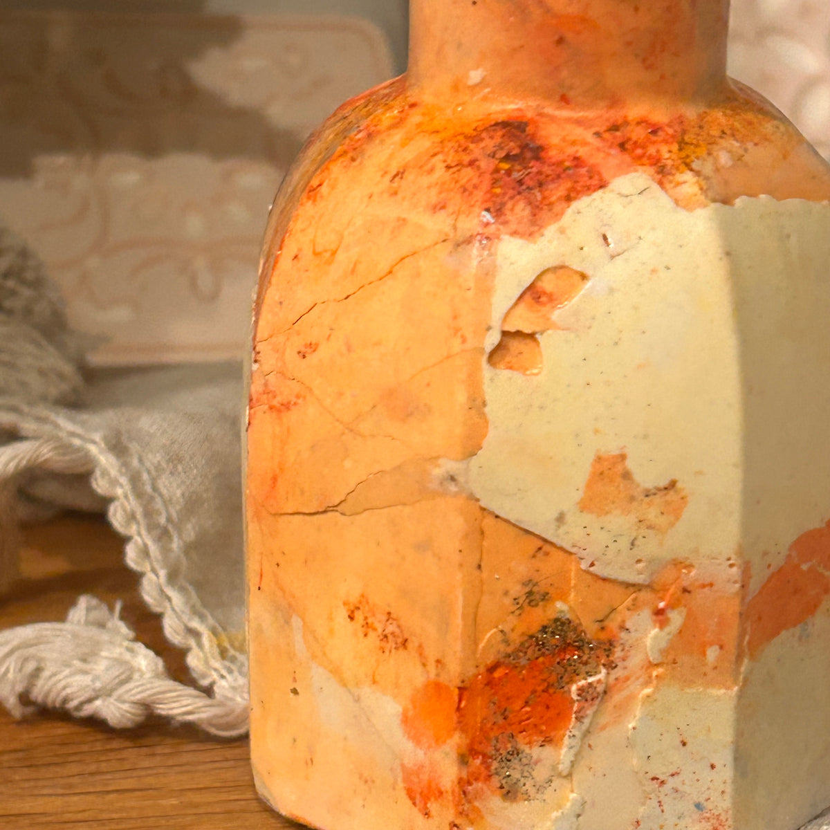 Distressed Vase - Vulcano 2 - Dominique