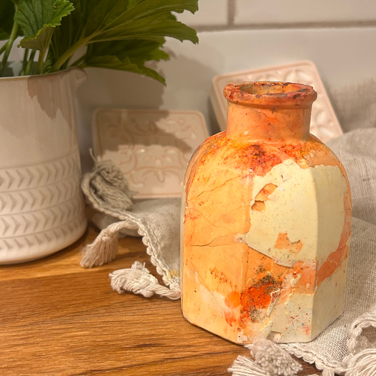 Distressed Vase - Vulcano 2 - Dominique